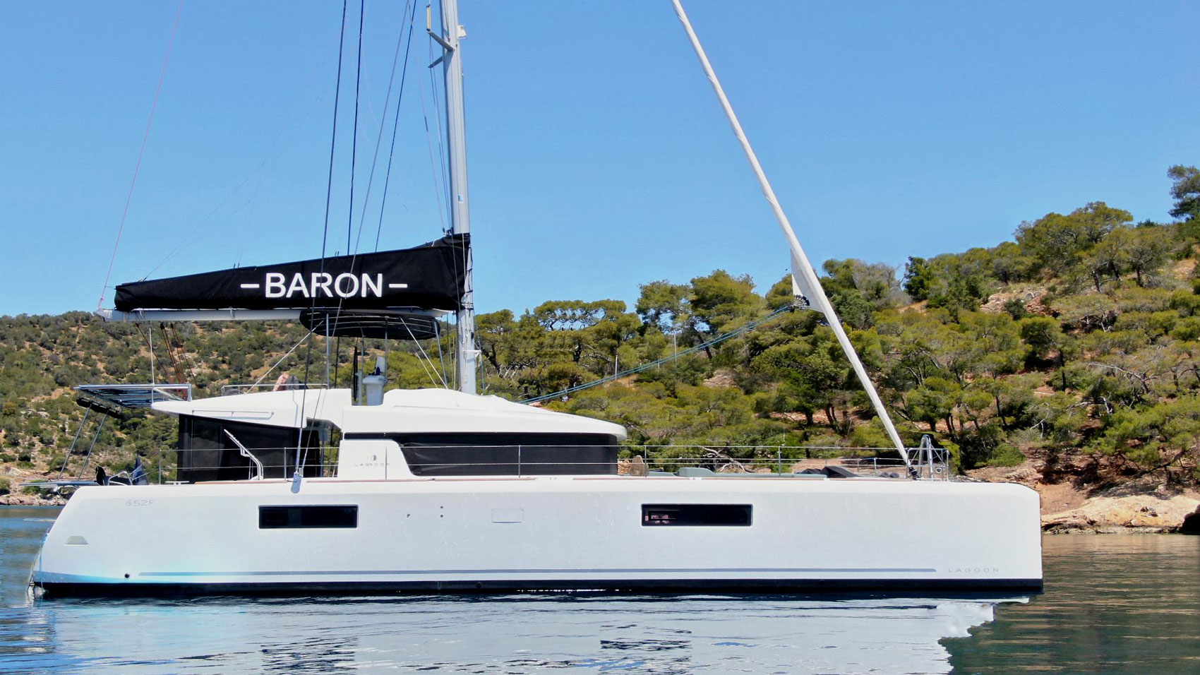 Baron - 52 ft crewed catamaran
